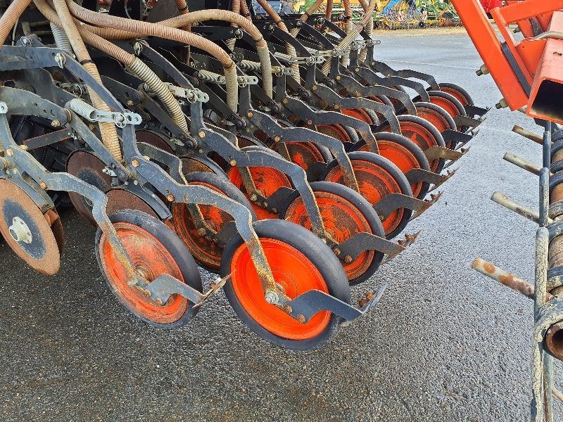 Direktsaatmaschine van het type Kuhn SPEEDLINER, Gebrauchtmaschine in ANTIGNY (Foto 11)