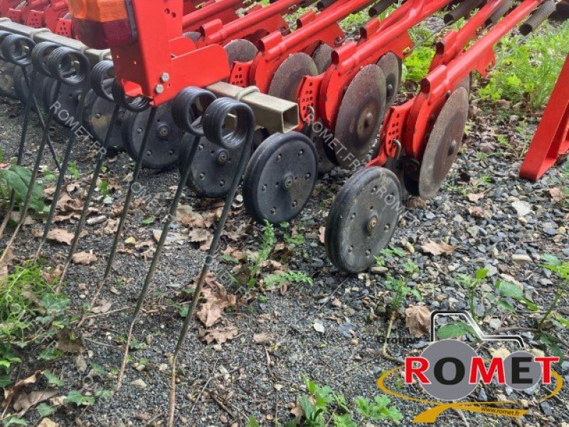 Direktsaatmaschine van het type Kuhn VENTALC302, Gebrauchtmaschine in Gennes sur glaize (Foto 10)