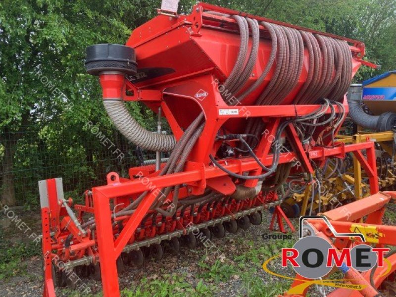 Direktsaatmaschine tipa Kuhn VENTALC302, Gebrauchtmaschine u Gennes sur glaize (Slika 1)