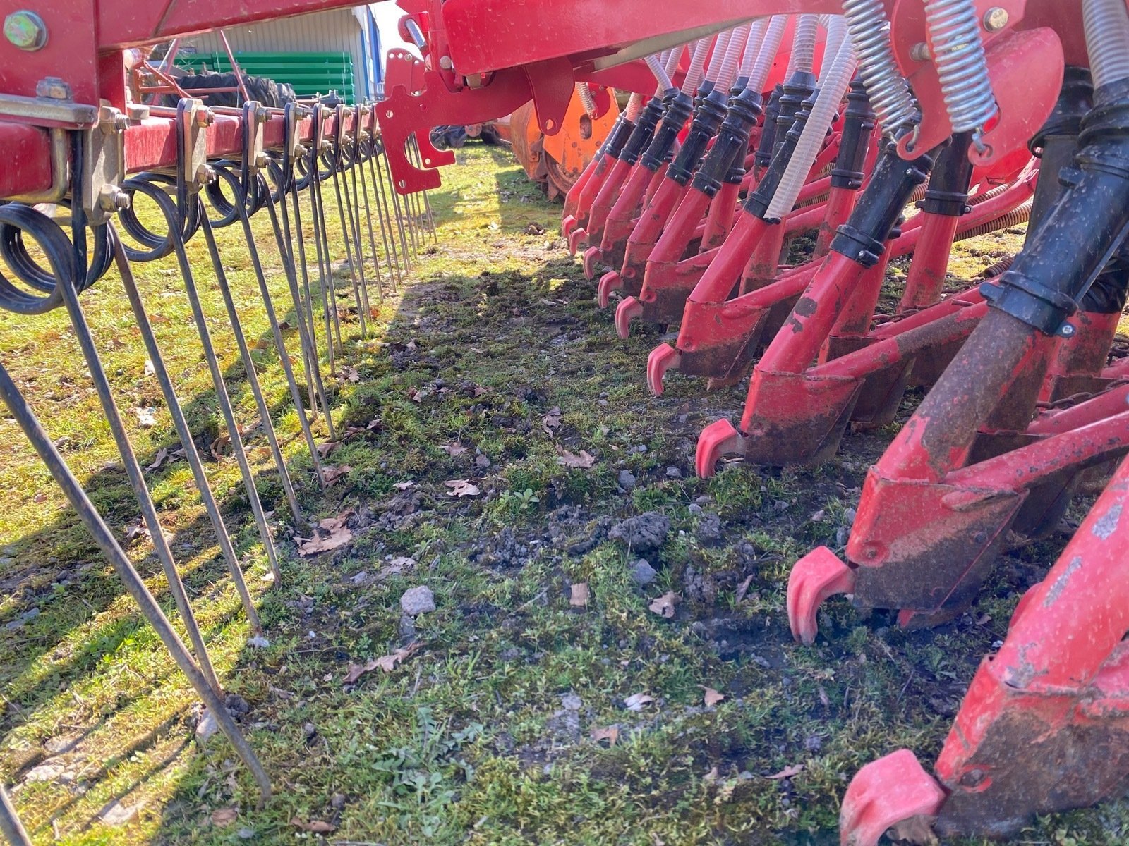 Direktsaatmaschine van het type Kverneland Semoir à grains M-DRILL Kverneland, Gebrauchtmaschine in LA SOUTERRAINE (Foto 4)