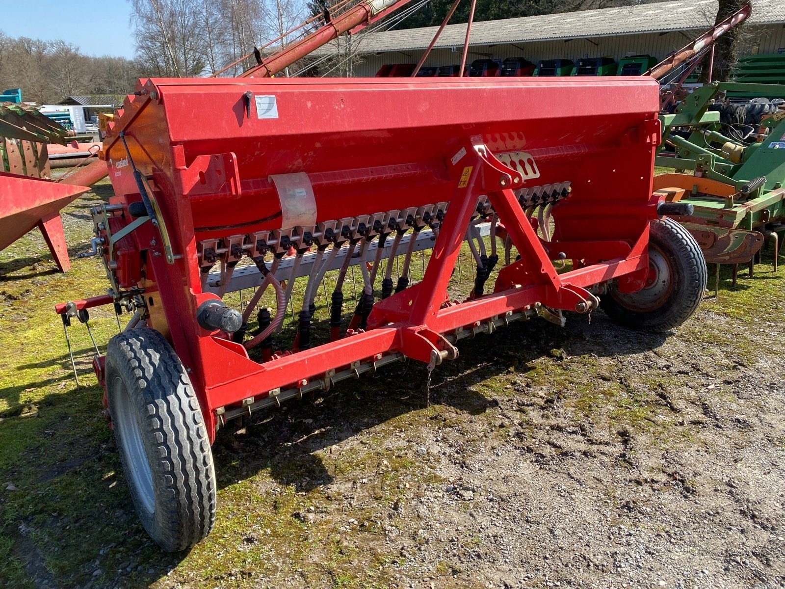 Direktsaatmaschine van het type Kverneland Semoir à grains M-DRILL Kverneland, Gebrauchtmaschine in LA SOUTERRAINE (Foto 5)