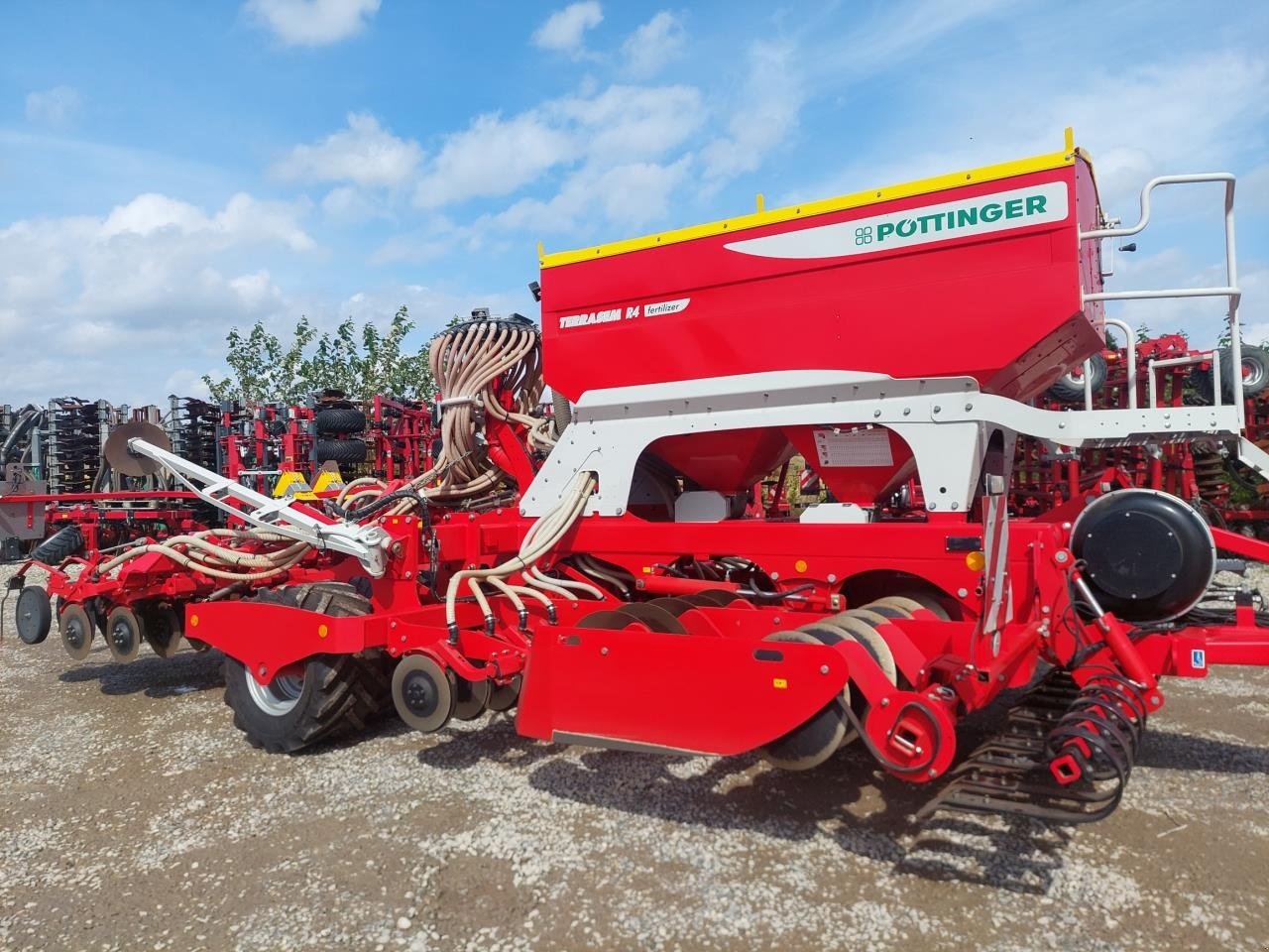 Direktsaatmaschine of the type Pöttinger Terrasem R4 Fertilizer, Gebrauchtmaschine in Hammel (Picture 2)