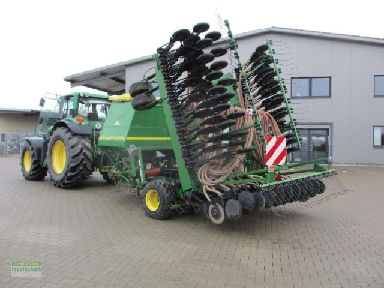 Drillmaschine van het type John Deere 740 A Isobus, Gebrauchtmaschine in Büren (Foto 2)