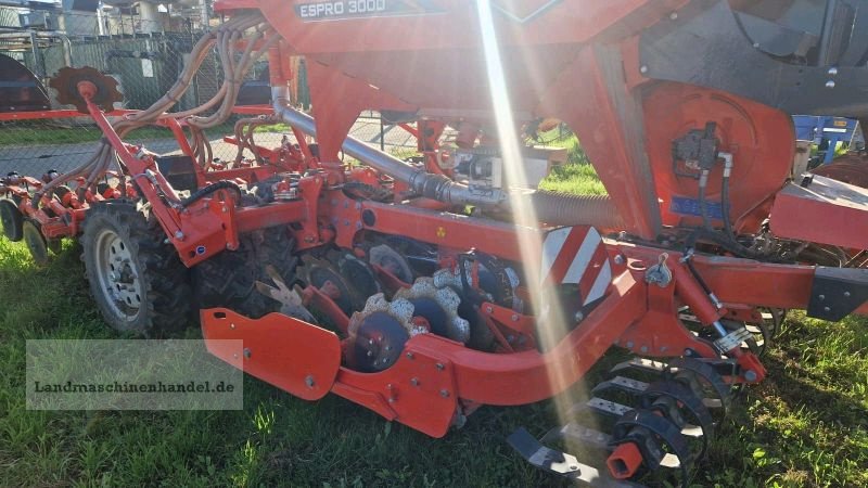 Drillmaschine van het type Kuhn Espro 3000, Gebrauchtmaschine in Burg/Spreewald (Foto 5)