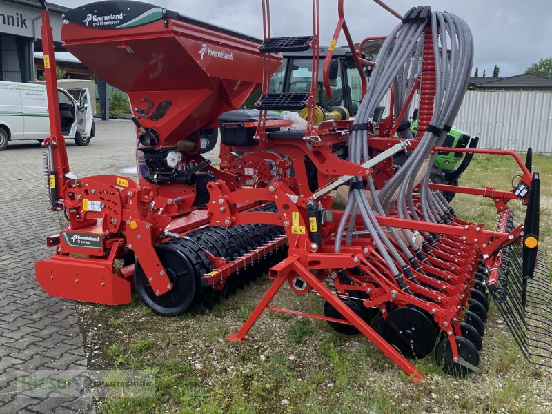 Drillmaschine of the type Kverneland E-Drill Compact - Pneumatische Scheibensämaschine mit Kreiselegge, 8 % Frühbezugsnachlass, Neumaschine in Nördlingen