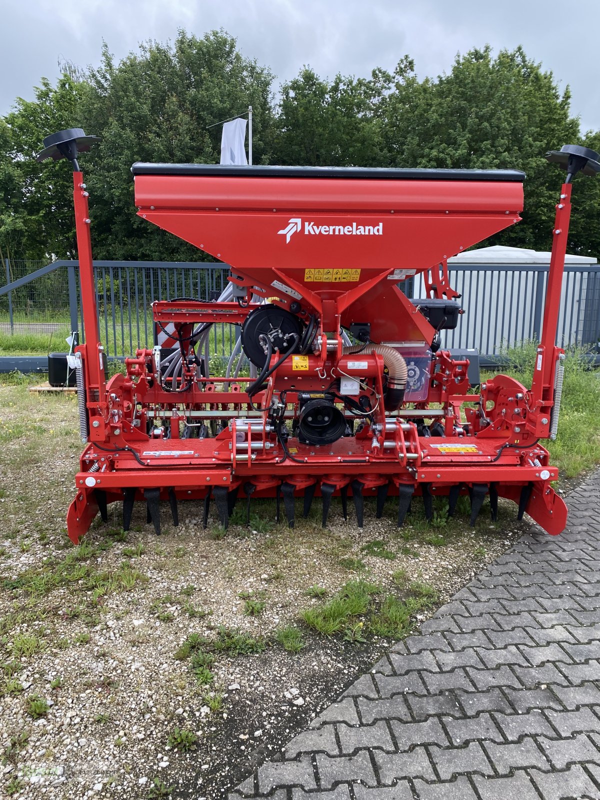 Drillmaschine typu Kverneland E-Drill Compact - Pneumatische Scheibensämaschine mit Kreiselegge, 8 % Frühbezugsnachlass, Neumaschine v Nördlingen (Obrázek 6)