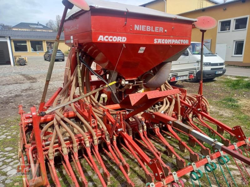 Drillmaschine del tipo Kverneland GEBR. KVERNELAND MEGA SEEDER 2, Gebrauchtmaschine In Rositz (Immagine 1)