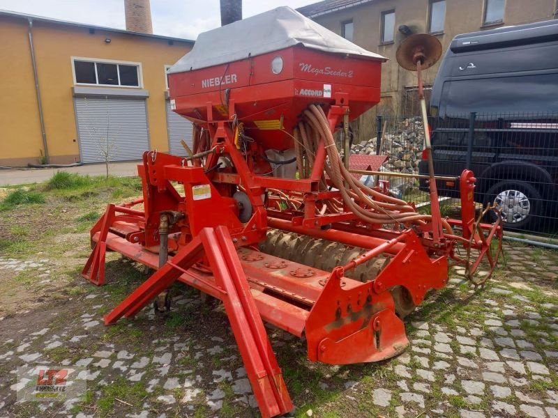 Drillmaschine des Typs Kverneland GEBR. KVERNELAND MEGA SEEDER 2, Gebrauchtmaschine in Rositz (Bild 2)