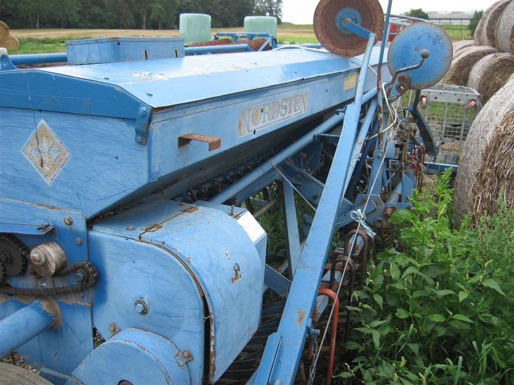 Drillmaschine van het type Nordsten 4m m. efterharve transportvogn, sporløsner, efterharve., Gebrauchtmaschine in Høng (Foto 8)