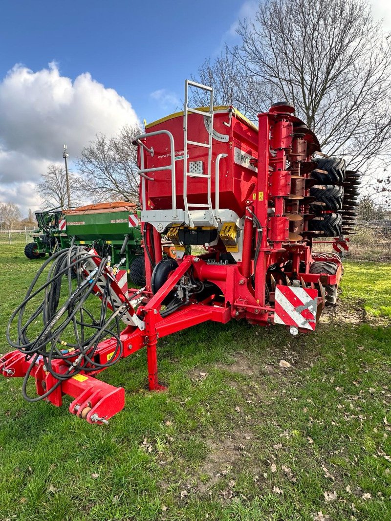 Drillmaschine des Typs Pöttinger Terrasem C6 Artis, Gebrauchtmaschine in Goldberg (Bild 1)