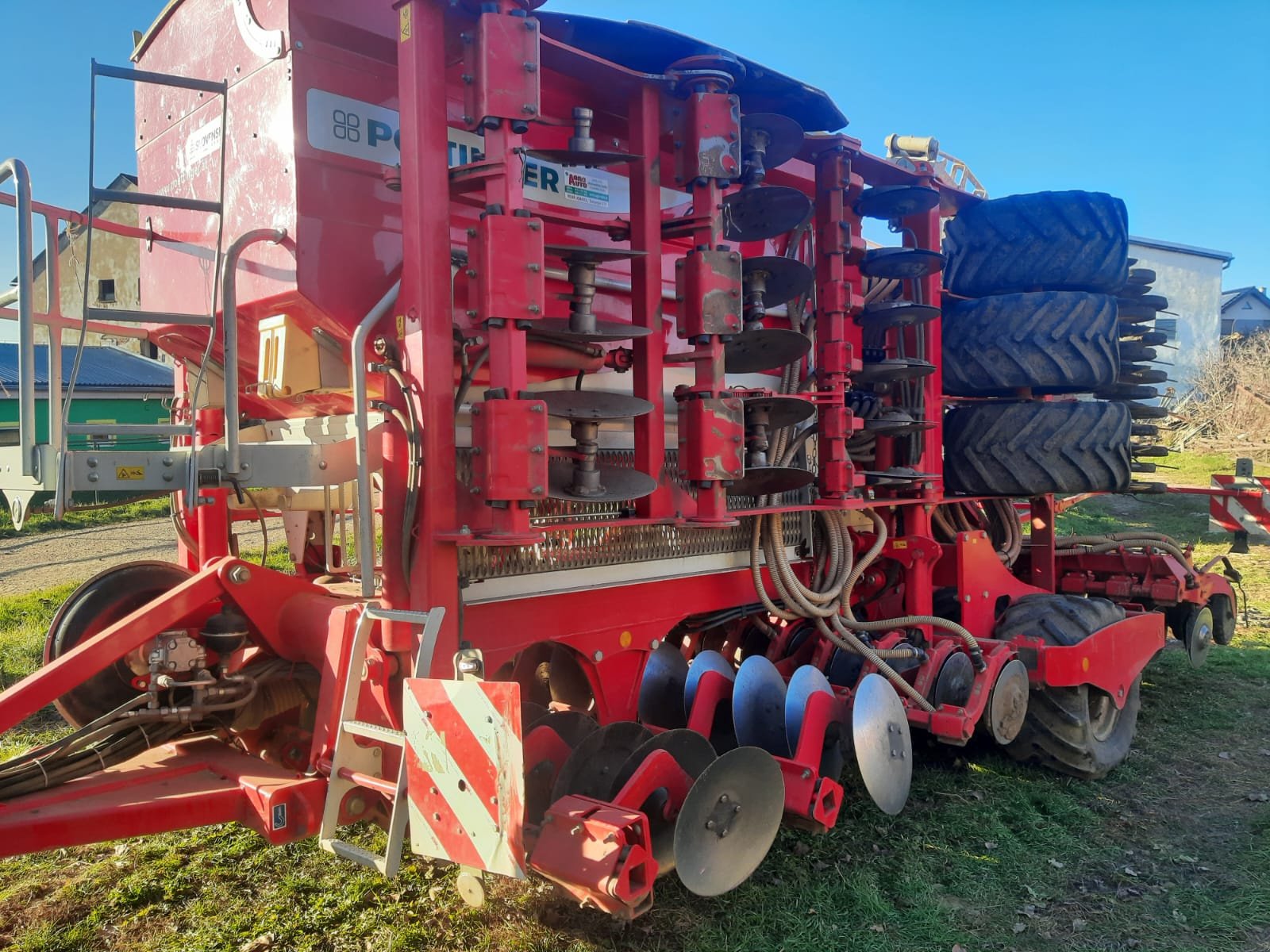 Drillmaschine del tipo Pöttinger Terrasem C6, Gebrauchtmaschine In Vrbov (Immagine 12)