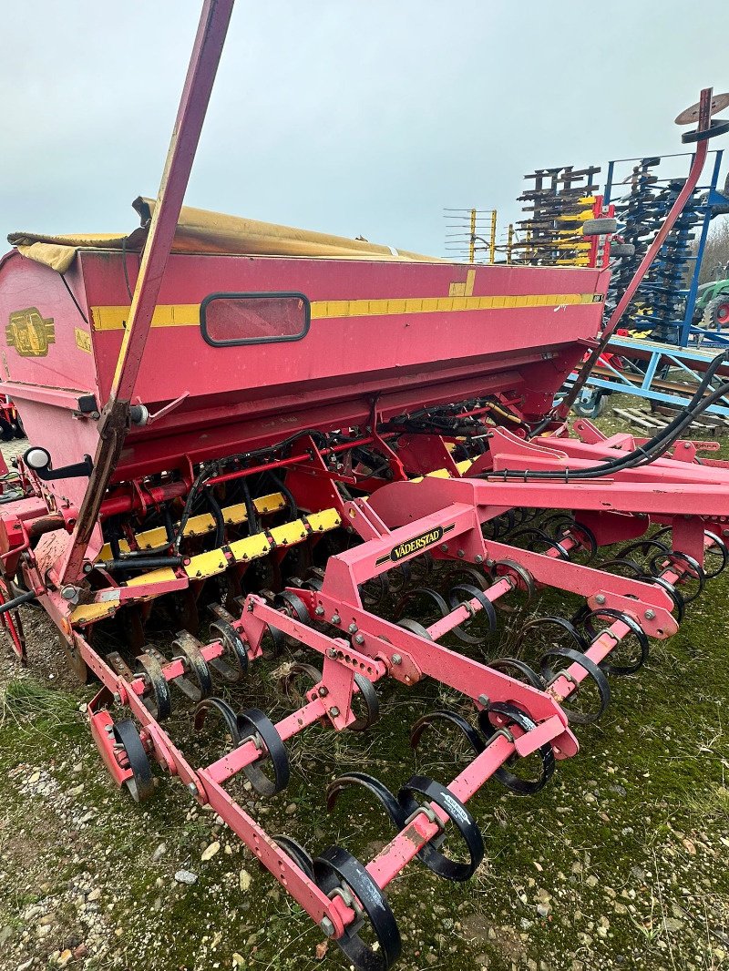 Drillmaschine des Typs Väderstad Rapid RD 400 S, Gebrauchtmaschine in Gadebusch (Bild 1)