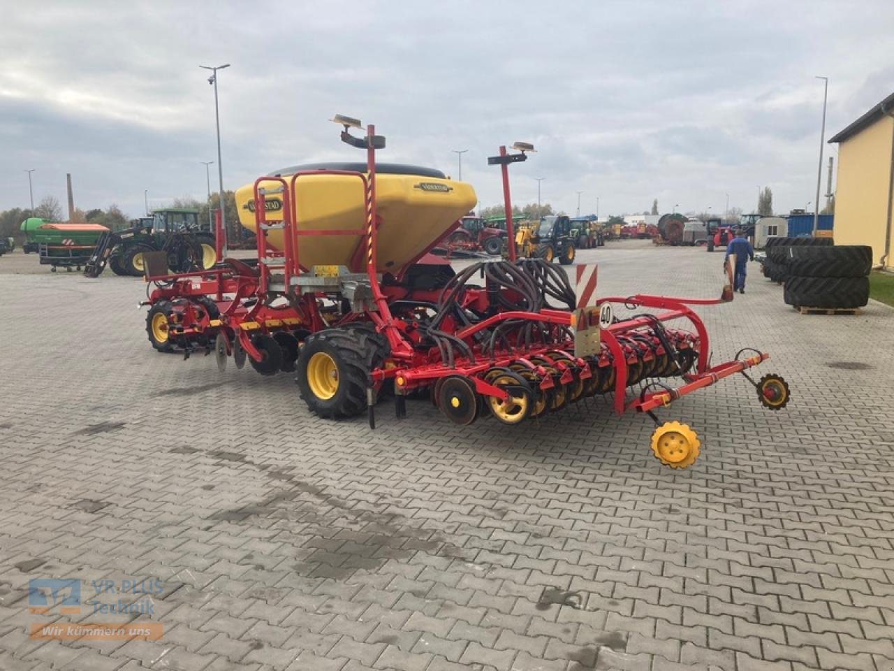 Drillmaschine van het type Väderstad SPIRIT R300 S, Gebrauchtmaschine in Osterburg (Foto 3)