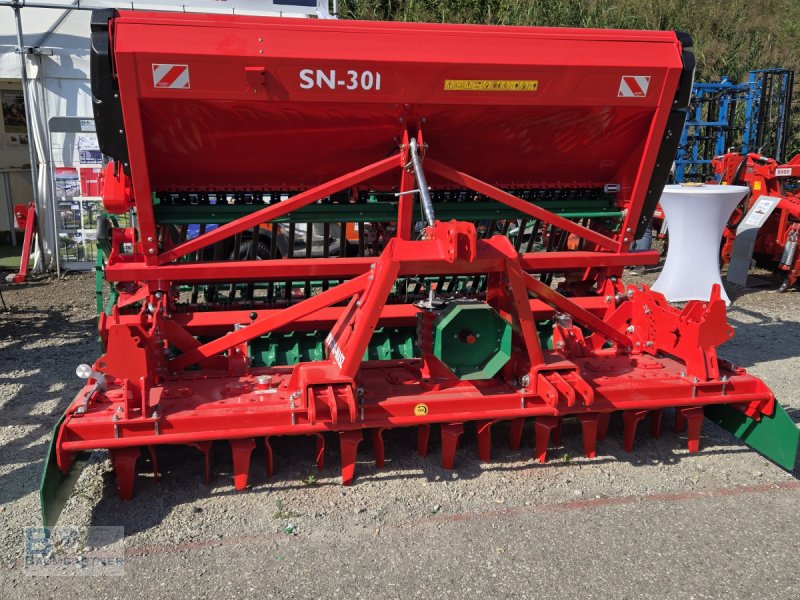 Drillmaschinenkombination del tipo Agro-Masz Säkombination Kreiselegge ANA 30 + Sämaschine SN 301 Doppelscheibenschare, Neumaschine en Frontenhausen