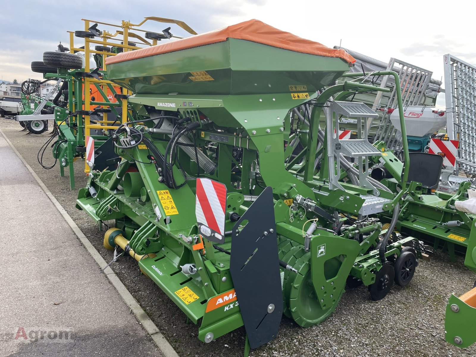 Drillmaschinenkombination del tipo Amazone CENTAYA 3000 Spezial + KX 3001, Neumaschine In Meißenheim-Kürzell (Immagine 2)