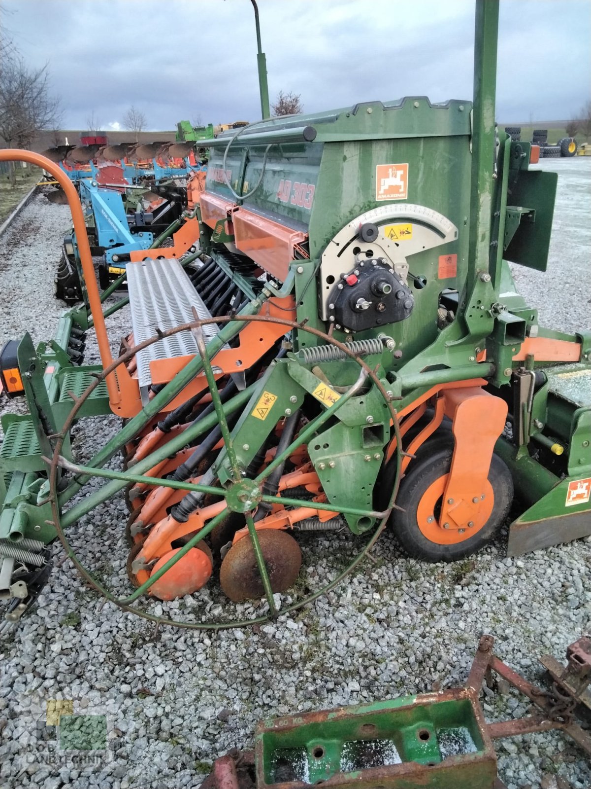 Drillmaschinenkombination des Typs Amazone KE303 + AD303 Super, Gebrauchtmaschine in Regensburg (Bild 3)