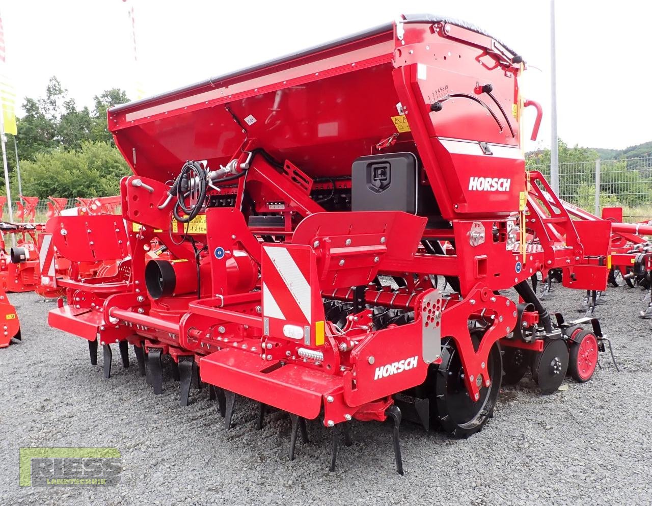 Drillmaschinenkombination del tipo Horsch VERSA 3 KR 24 DD, Neumaschine In Homberg (Ohm) - Maulbach (Immagine 1)