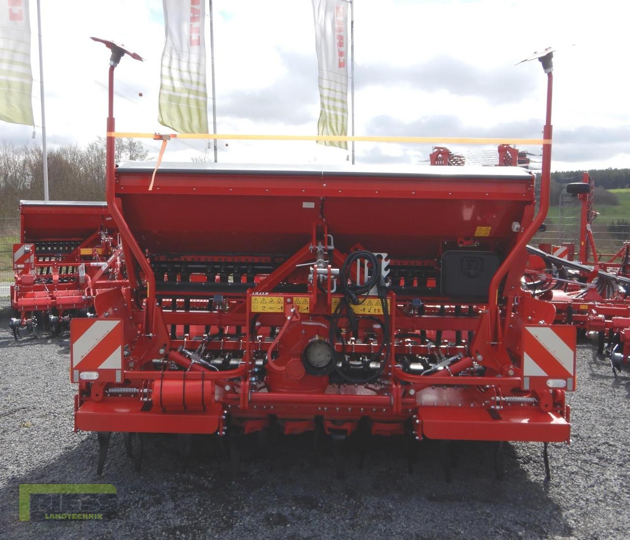 Drillmaschinenkombination van het type Horsch VERSA 3 KR Spuranreißer EXKLUSIVE Beipack, Neumaschine in Homberg (Ohm) - Maulbach (Foto 11)