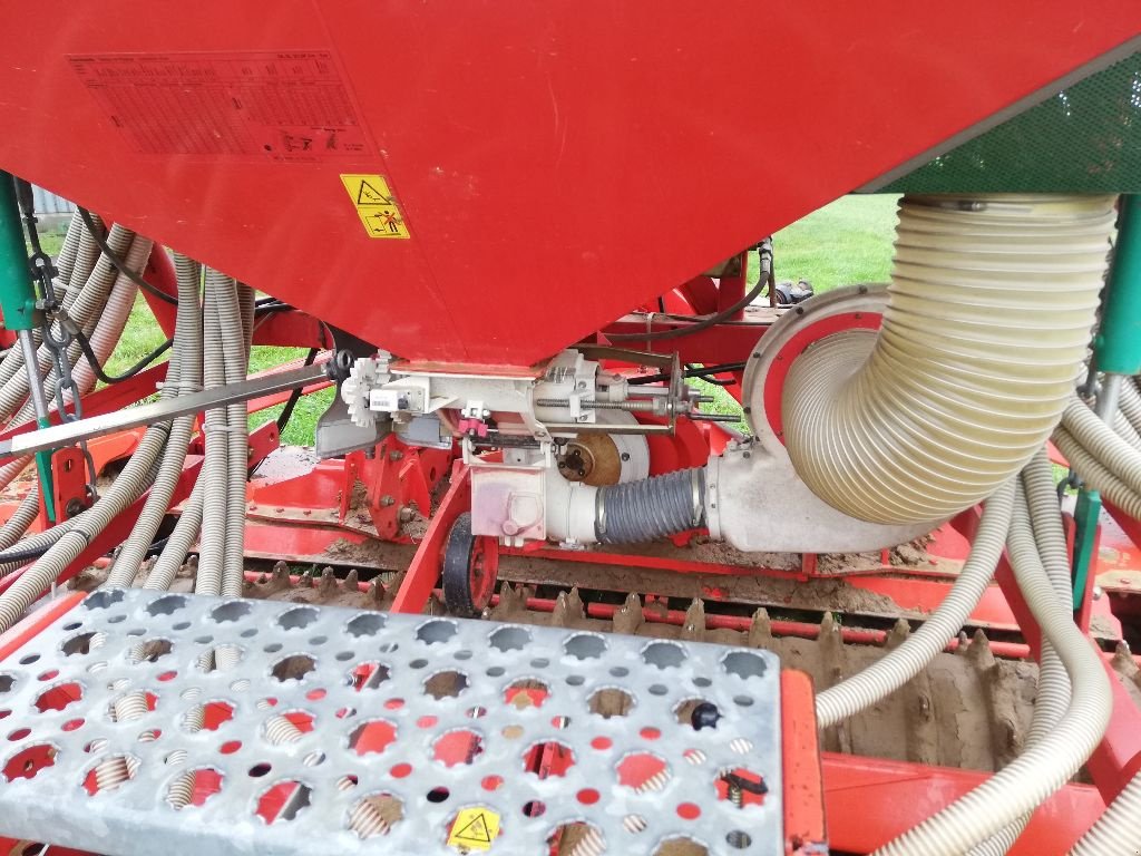 Drillmaschinenkombination tip Kuhn ACCORP PNEUMATIC DA, Gebrauchtmaschine in BLESMES (Poză 6)