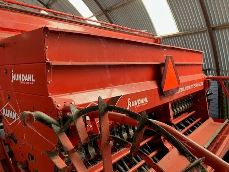 Drillmaschinenkombination tip Kuhn Combiliner Integra 3003 Utrolig flot sæt. Kraftig rotorharve, Gebrauchtmaschine in Glamsbjerg (Poză 4)