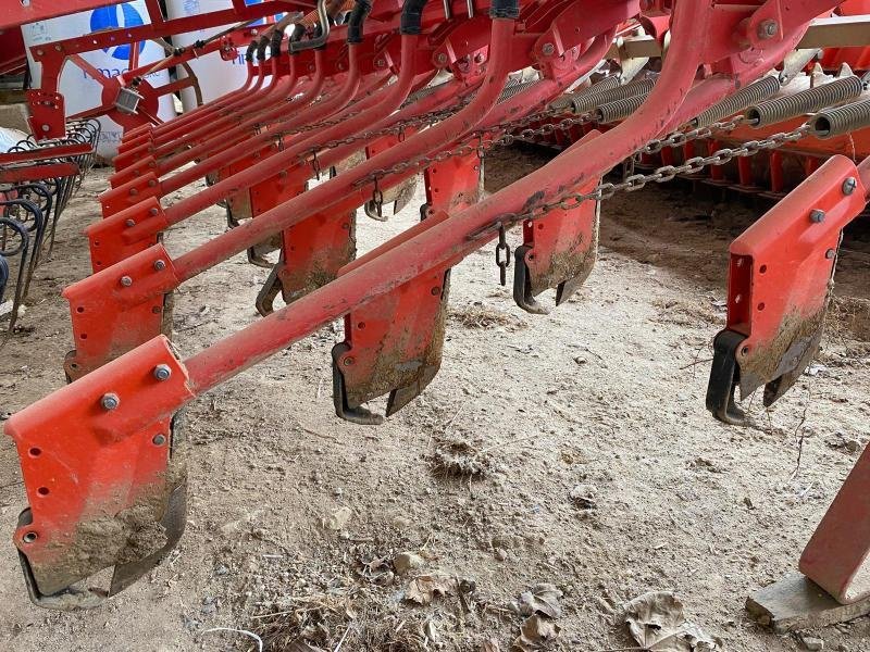 Drillmaschinenkombination van het type Kuhn HR 4003D, Gebrauchtmaschine in SAINT-GERMAIN DU PUY (Foto 8)