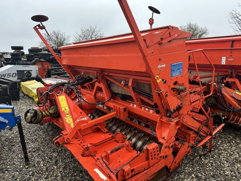 Drillmaschinenkombination du type Kuhn HR3003/INTEGRA 3000, Gebrauchtmaschine en Hadsten (Photo 1)