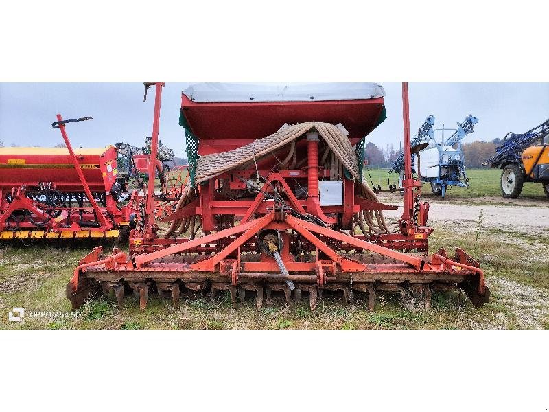 Drillmaschinenkombination от тип Kuhn HR4002, Gebrauchtmaschine в BRAY en Val (Снимка 1)