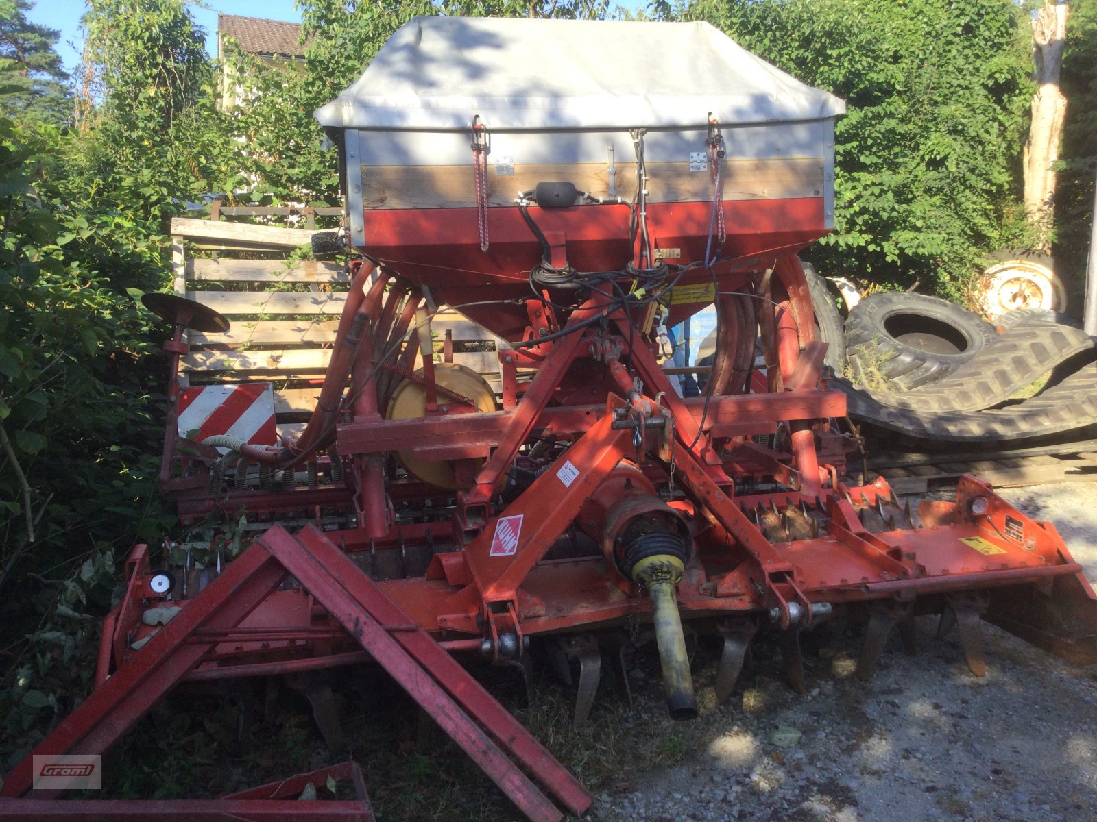 Drillmaschinenkombination of the type Kuhn HRB 302 + Säcompactor, Gebrauchtmaschine in Kößlarn (Picture 2)