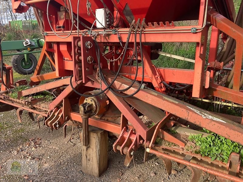 Drillmaschinenkombination tip Kuhn Kreiselegge HRB 450 + Venta AL *Scheibenschar*, Gebrauchtmaschine in Salsitz (Poză 3)