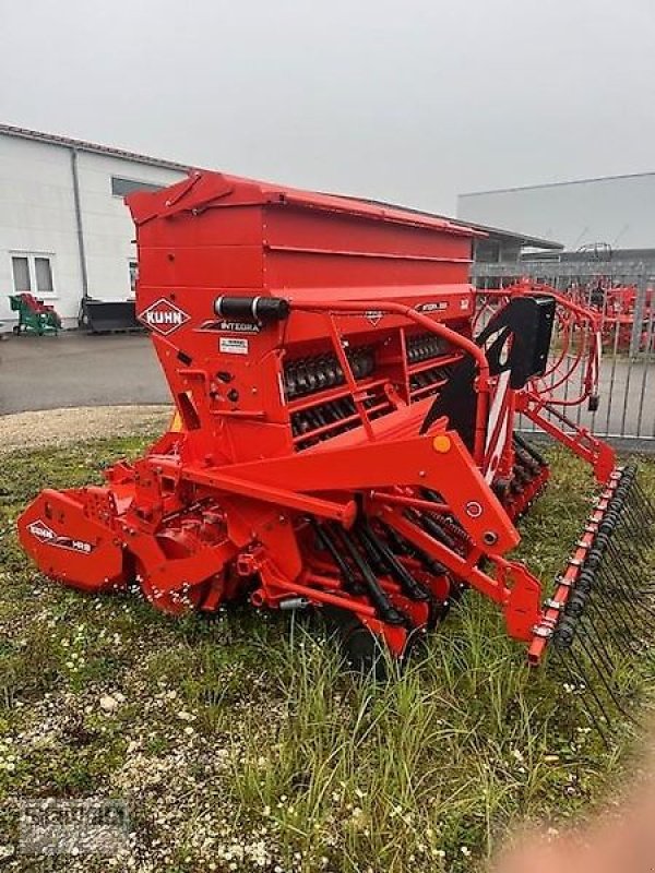 Drillmaschinenkombination des Typs Kuhn KUHN HRB 303 und Integra 3003 SD 24 Reihen, Vorführmaschine in Erbach (Bild 3)