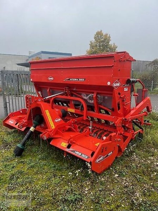 Drillmaschinenkombination typu Kuhn KUHN HRB 303 und Integra 3003 SD 24 Reihen, Vorführmaschine v Erbach (Obrázek 1)