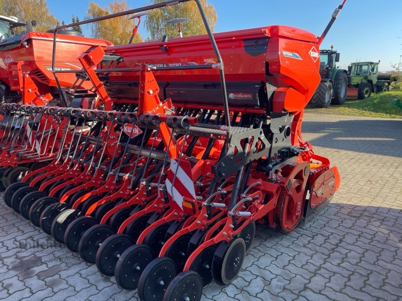 Drillmaschinenkombination of the type Kuhn Sitera 3030 24e, Vorführmaschine in Marxen (Picture 4)