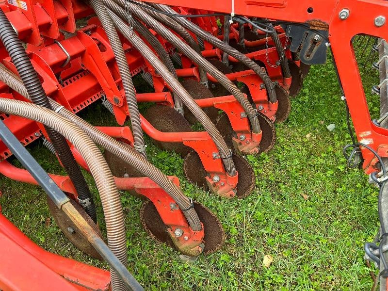 Drillmaschinenkombination van het type Kuhn VENTA EC300, Gebrauchtmaschine in LANDIVISIAU (Foto 4)