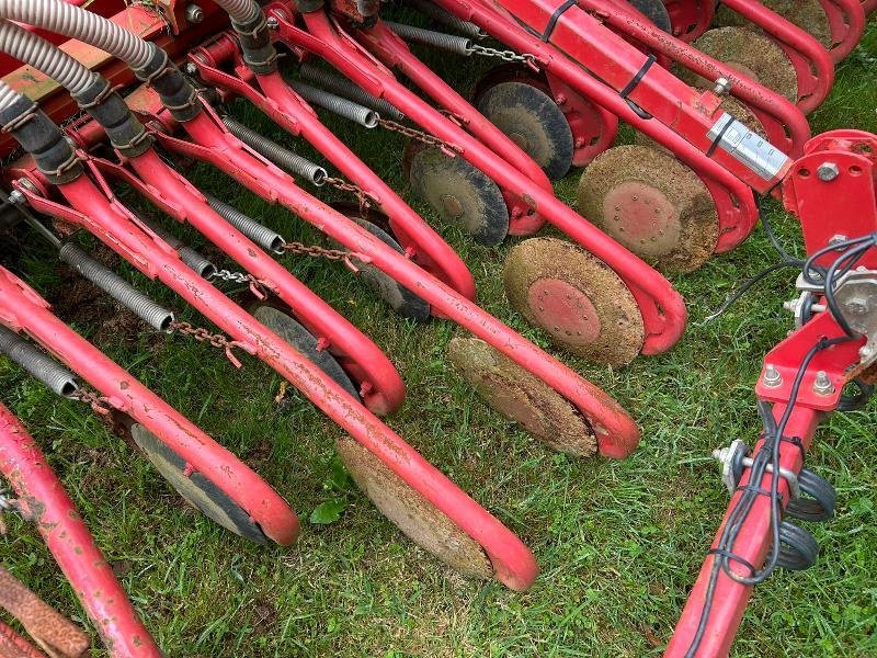 Drillmaschinenkombination du type Kverneland DA, Gebrauchtmaschine en LANDIVISIAU (Photo 5)