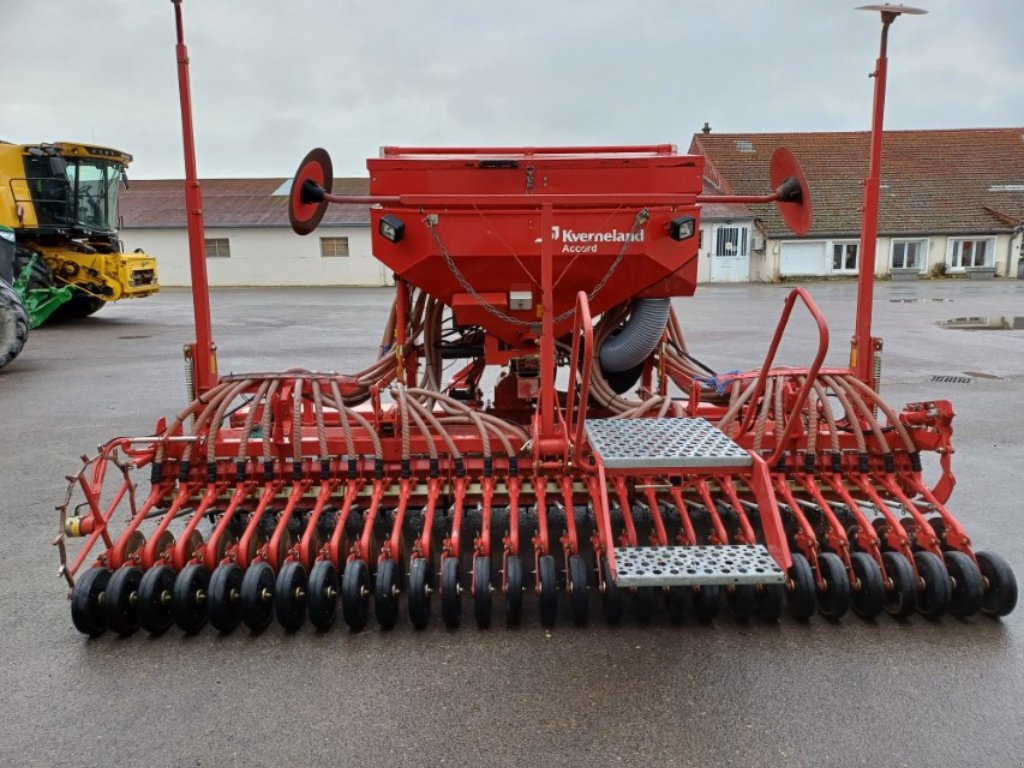 Drillmaschinenkombination van het type Kverneland DISQUES, Gebrauchtmaschine in VERT TOULON (Foto 3)