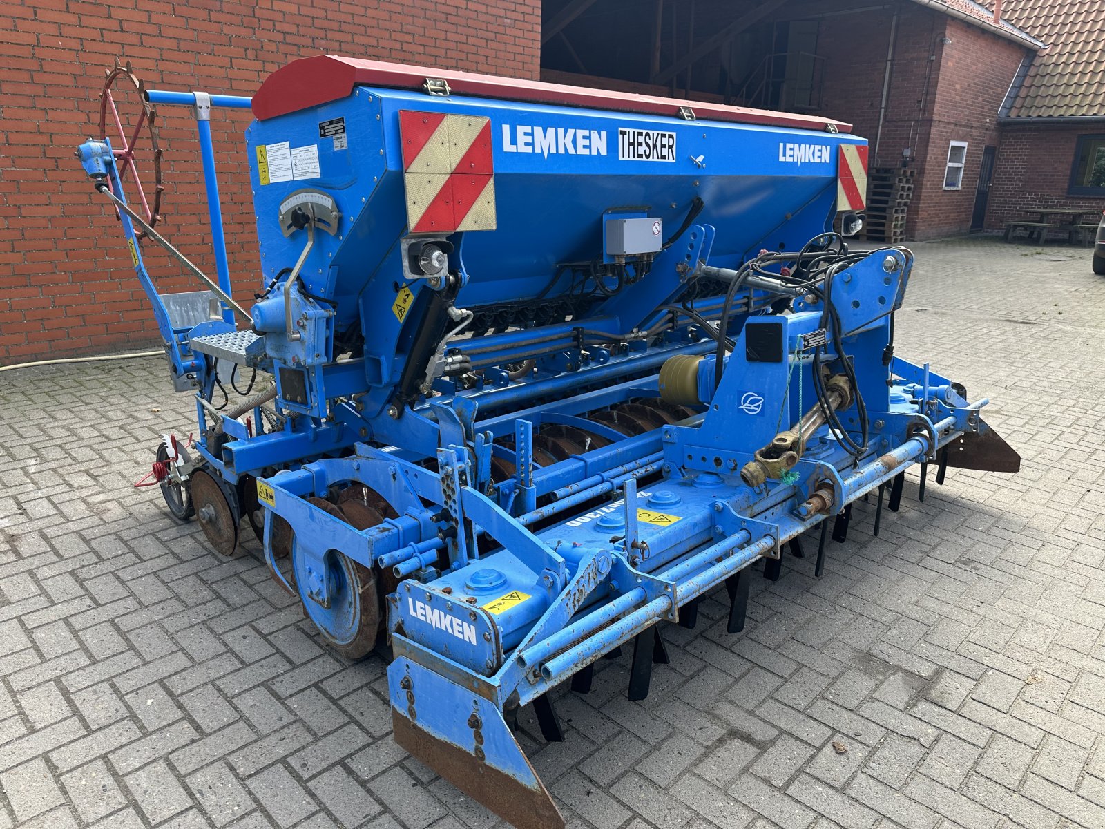 Drillmaschinenkombination van het type Lemken Saphir 7/300 Zirkon 7/300, Gebrauchtmaschine in Schweringen (Foto 11)