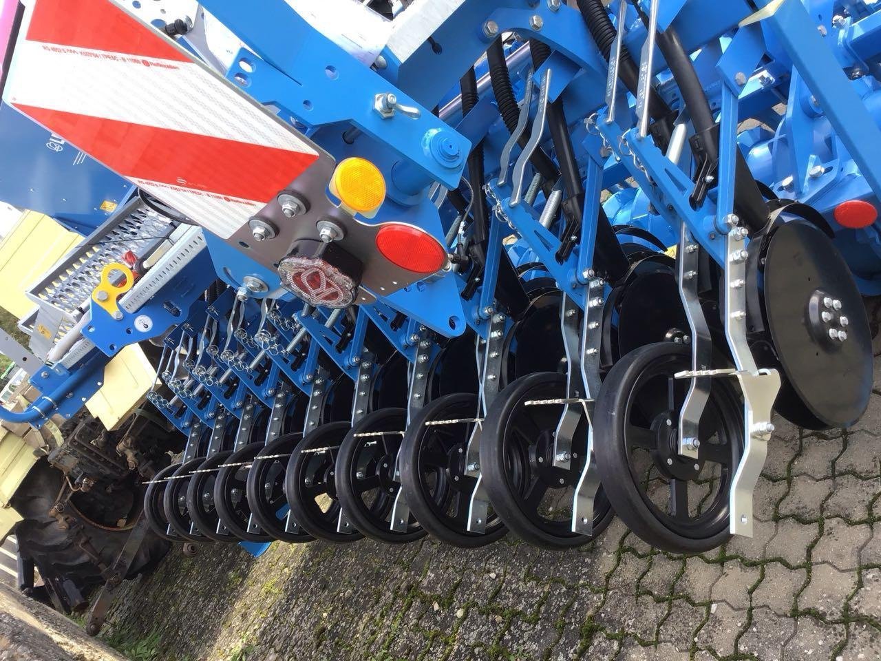 Drillmaschinenkombination van het type Lemken Zirkon 12/300 + Saphir 9/300, Neumaschine in Burgbernheim (Foto 5)