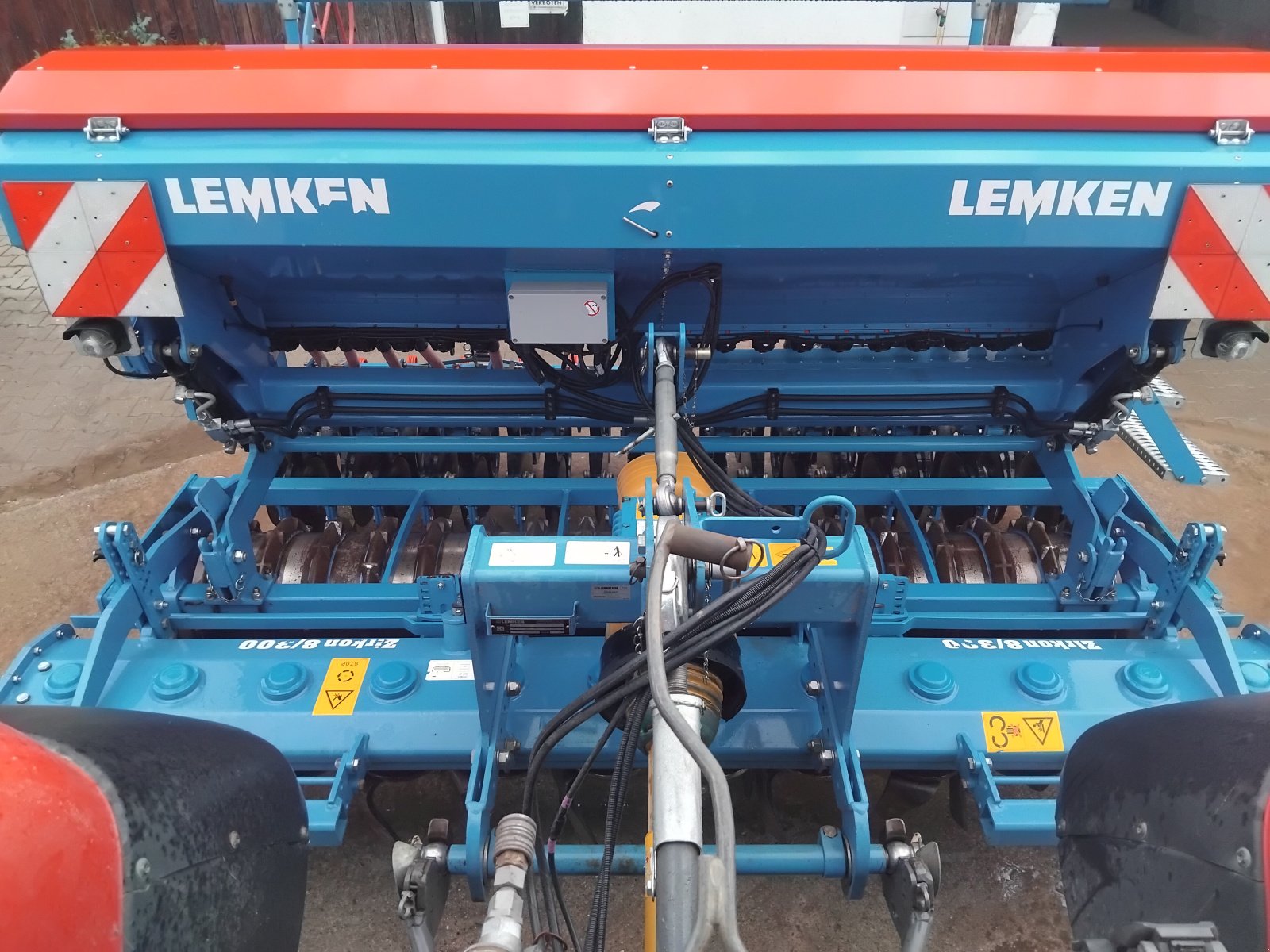 Drillmaschinenkombination от тип Lemken Zirkon 8/300 + Saphir 7/300, Gebrauchtmaschine в Niederwinkling (Снимка 3)