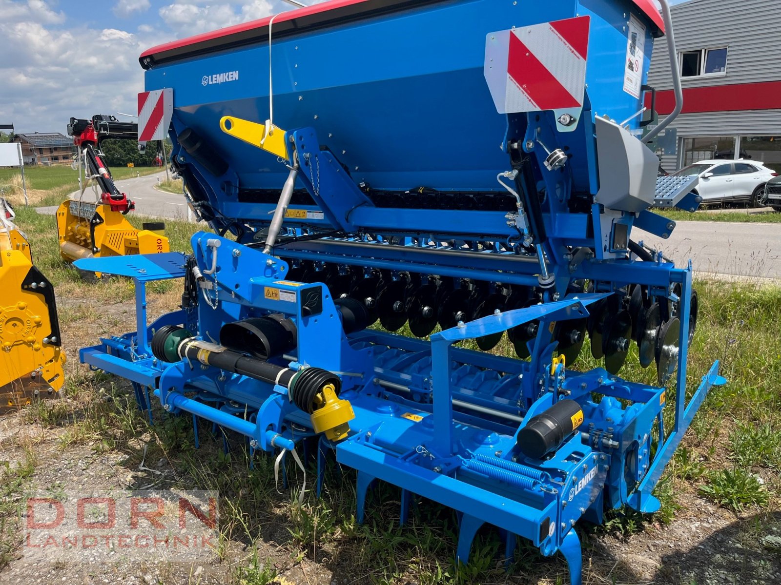 Drillmaschinenkombination del tipo Lemken Zirkon 8/300 + Saphir 9/300, Neumaschine In Bruckberg (Immagine 1)