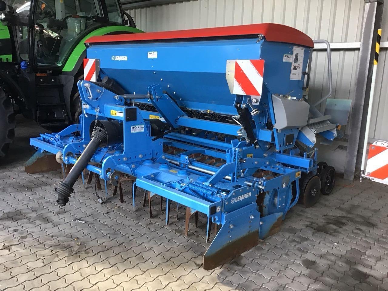 Drillmaschinenkombination van het type Lemken Zirkon 8/300 + Saphir 9/300, Neumaschine in Burgbernheim (Foto 1)