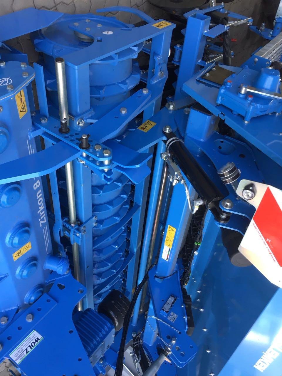 Drillmaschinenkombination du type Lemken Zirkon 8/300 + Saphir 9/300, Neumaschine en Burgbernheim (Photo 4)