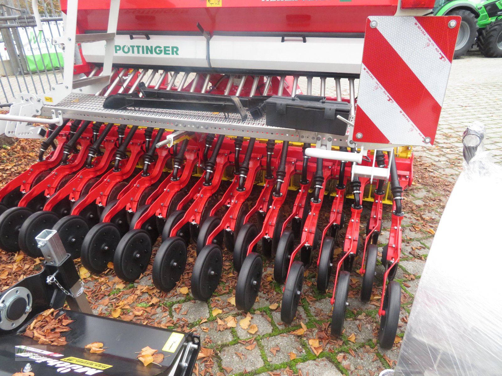 Drillmaschinenkombination des Typs Pöttinger Lion 303WG + Vitasem 302ADD, Gebrauchtmaschine in Markt Schwaben (Bild 11)