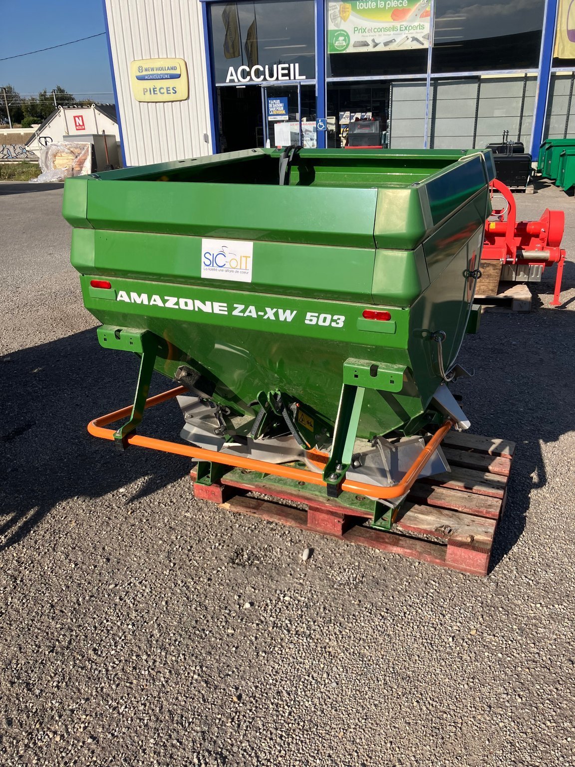 Düngerstreuer tip Amazone Distributeur d'engrais ZA-XW PERFECT 503 Amazone, Gebrauchtmaschine in ROYNAC (Poză 2)