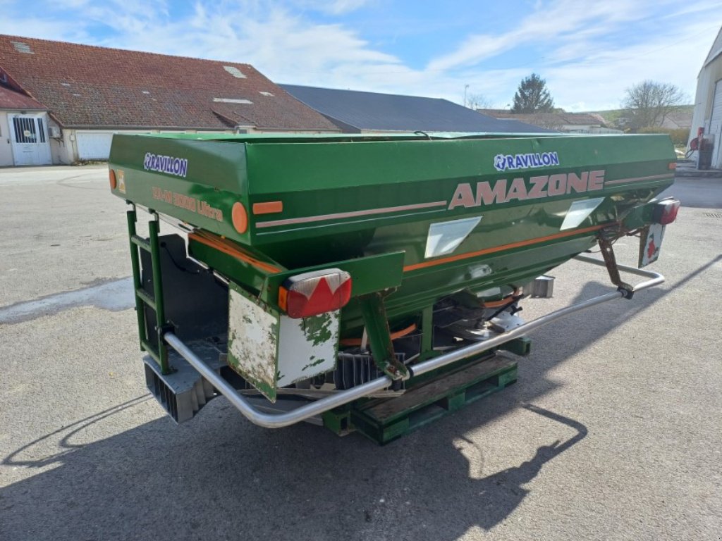 Düngerstreuer du type Amazone ZA-M 3000 ultra, Gebrauchtmaschine en VERT TOULON (Photo 3)