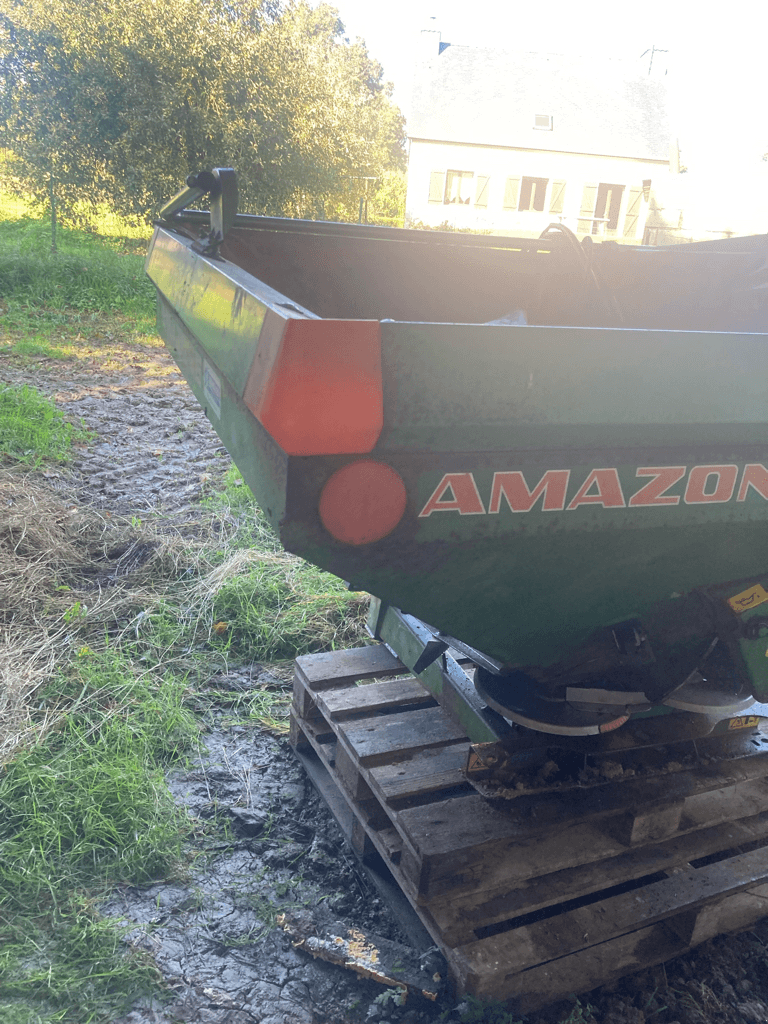 Düngerstreuer des Typs Amazone ZAXPERFECT 1200, Gebrauchtmaschine in TREMEUR (Bild 4)