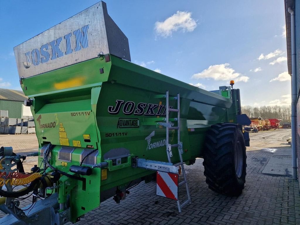 Düngerstreuer des Typs Joskin 5011/11V, Neumaschine in Goudriaan (Bild 9)