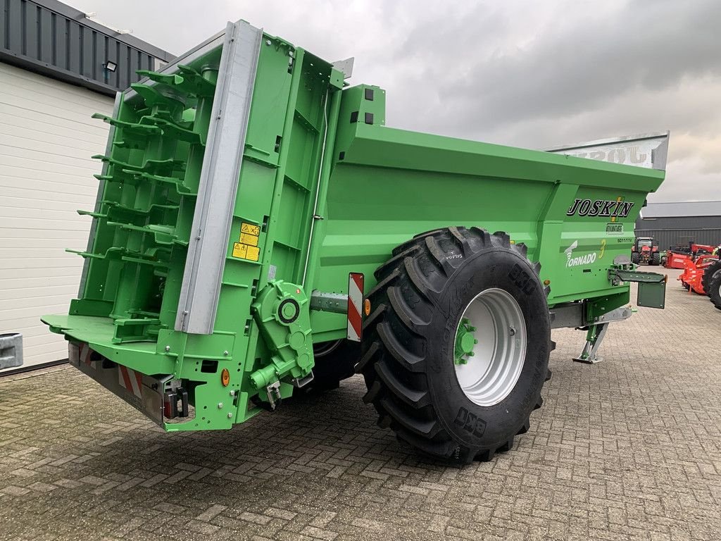 Düngerstreuer van het type Joskin TORNADO 3 T5011/11V, Neumaschine in MARIENHEEM (Foto 7)