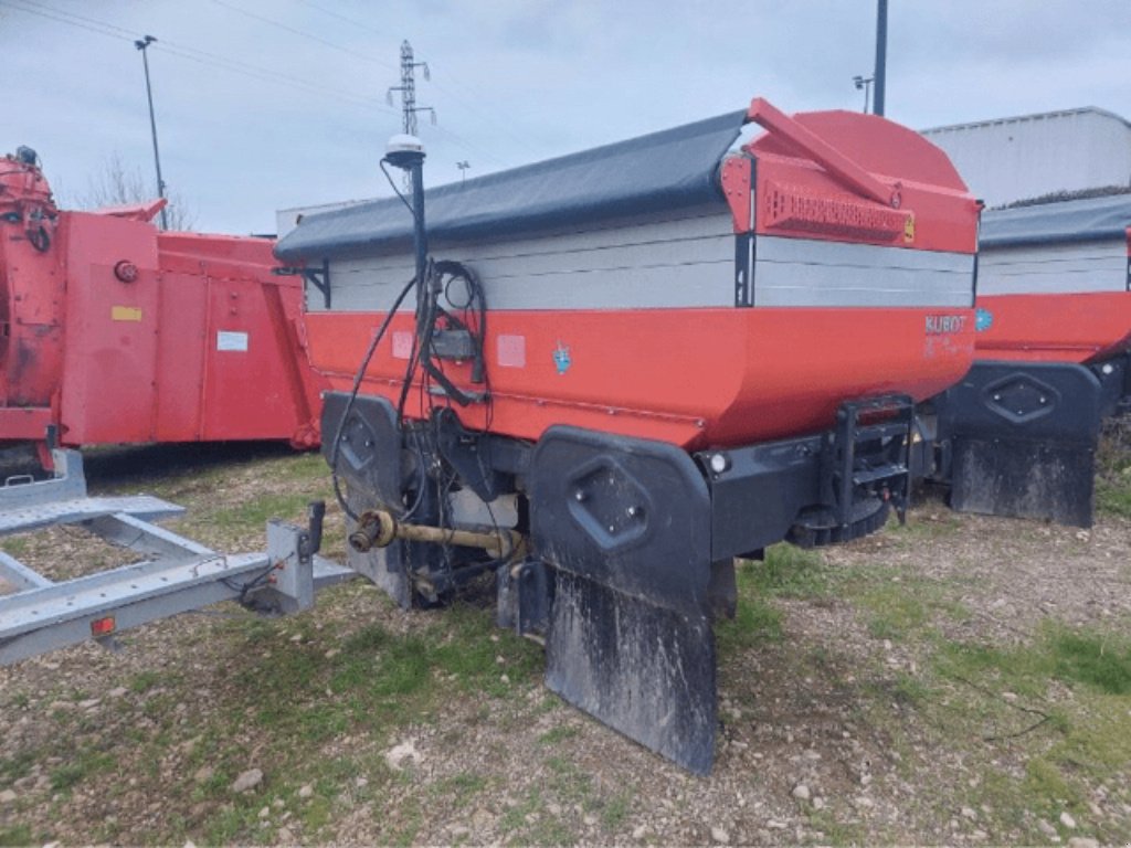 Düngerstreuer typu Kubota DSX-W GEOSPREAD, Gebrauchtmaschine v Varennes le Grand (Obrázok 1)