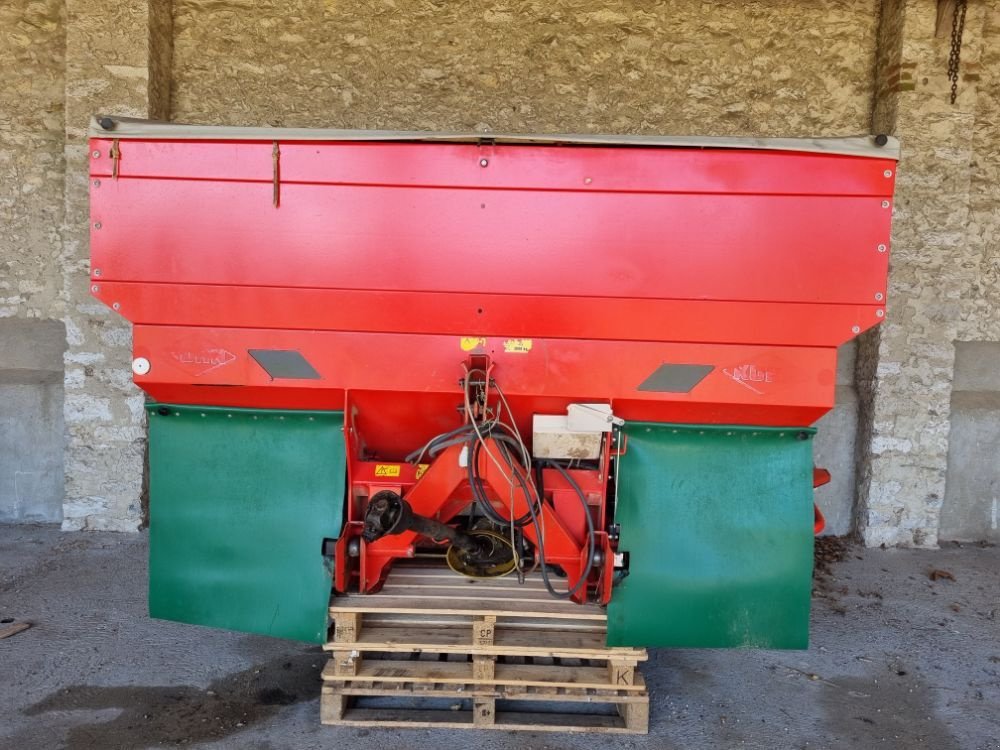 Düngerstreuer tip Kuhn Axera mw 1101, Gebrauchtmaschine in FRESNAY LE COMTE (Poză 1)