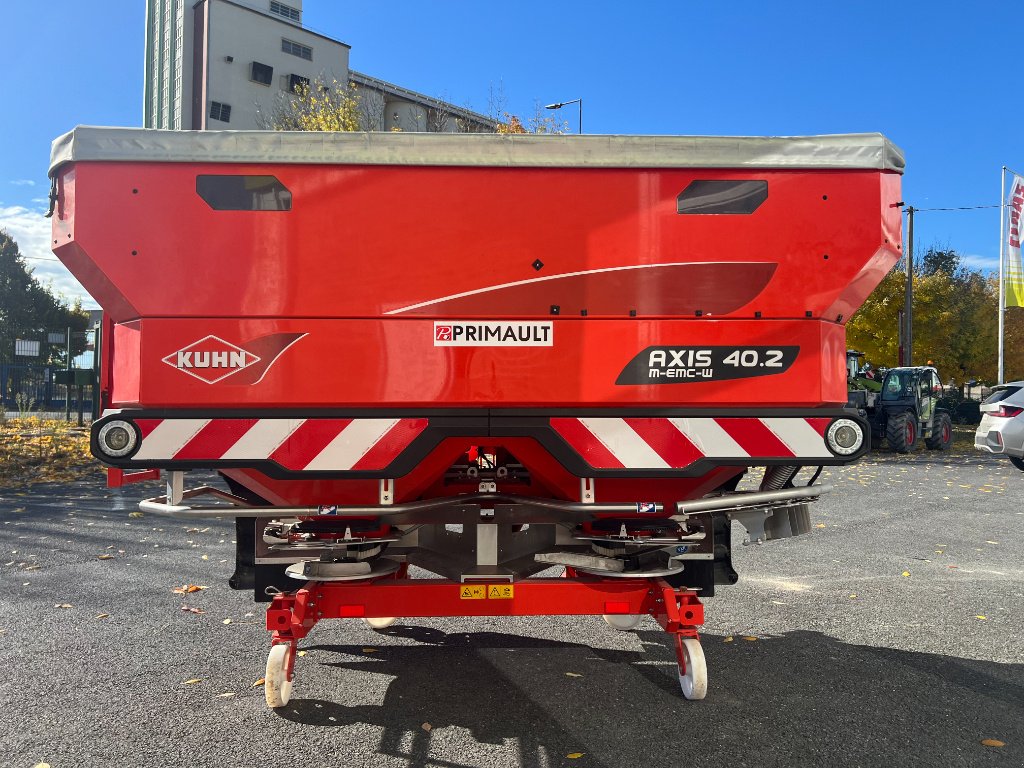 Düngerstreuer tip Kuhn Axis 40.2 M-EMC-W, Gebrauchtmaschine in Reims (Poză 3)